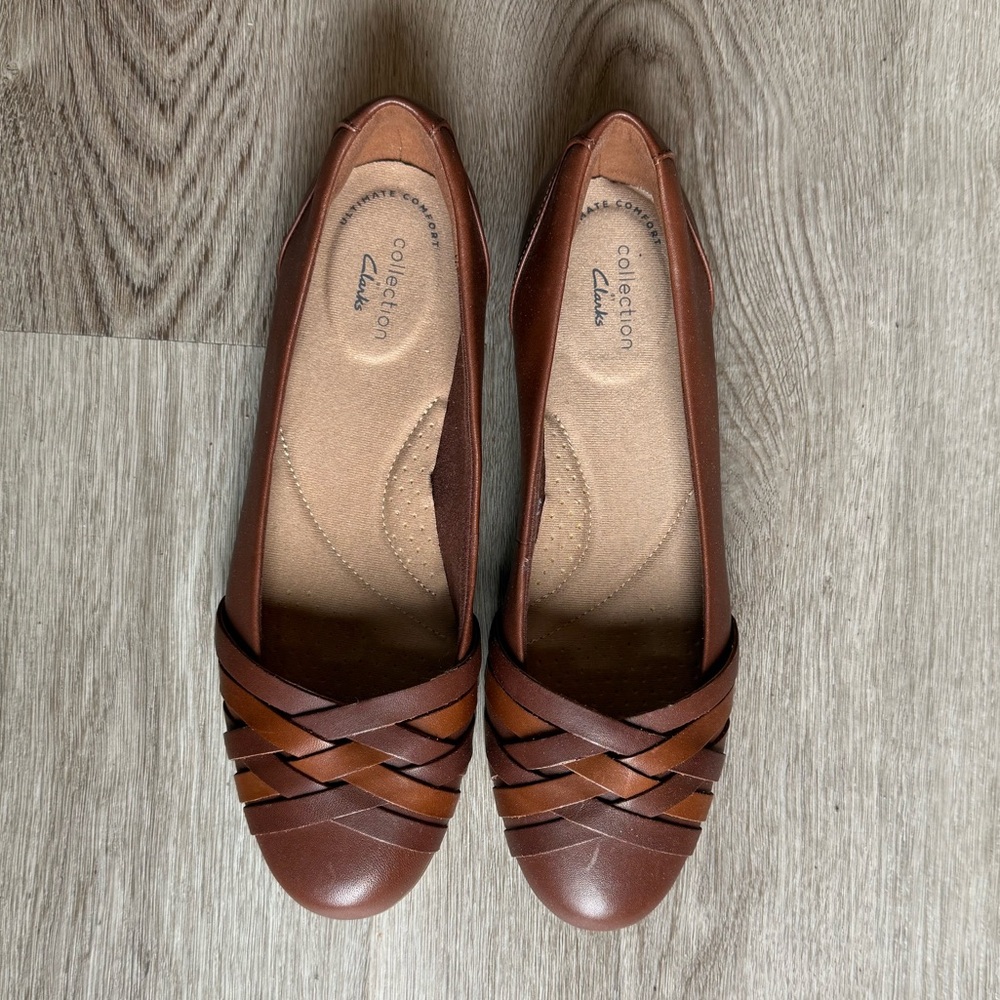 Clarks Women's Tan and Brown Flats